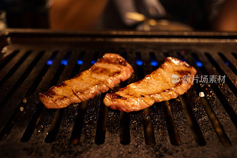 Yakiniku -在Yakiniku餐厅烤肉